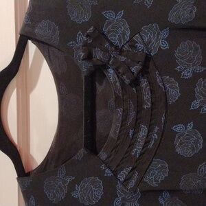 Vintage women's A-line dress. 1950's/1960's. Flawed gem. Black and blue. Medium.